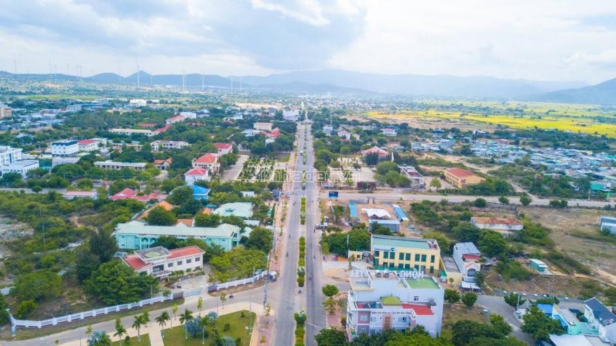 Đất Vàng thổ cư ven biển đón đầu cao tốc Bình Thuận.