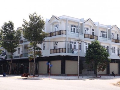 Bán gấp 1 căn nhà 2 lầu 3 phòng trọ ở trung tâm hành chính Bàu Bàng 