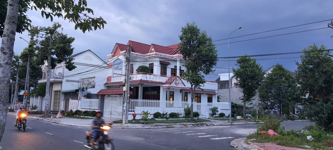 Cận cảnh các góc căn nhà 2 mặt tiền đường quy hoạch số 8 Thị Trấn Long Điền. Giá chỉ 4 tỷ 199 triệu.