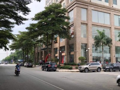 Bán tòa nhà mặt tiền đường Hồ Tùng Mậu. Hà Nội. Giá bán 1100 tỷ.