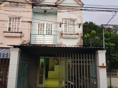 Cho thuê nhà nguyên căn 1 lầu mặt tiền đường Huỳnh Văn Tiết, cách chợ Hưng Long, Bình Chánh 500m